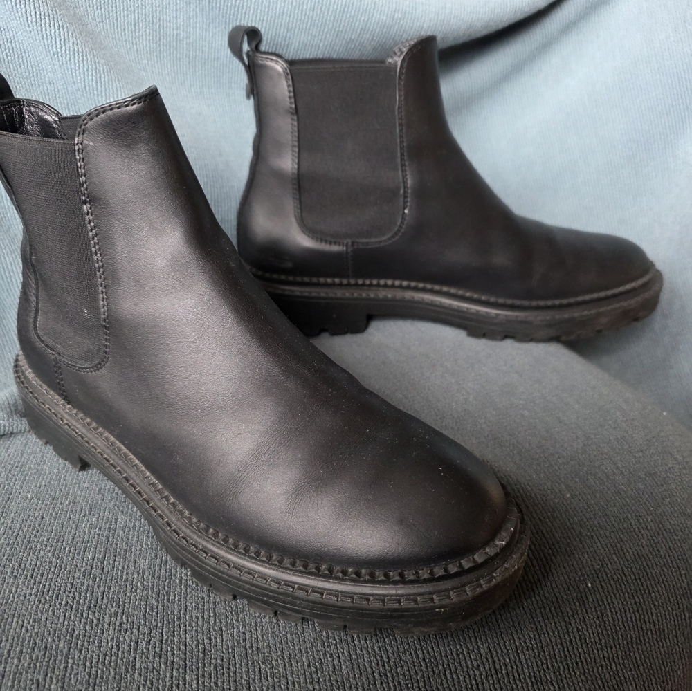 AGL- Black Chelsea boots size 40 (US 9.5) - Picture 2 of 8